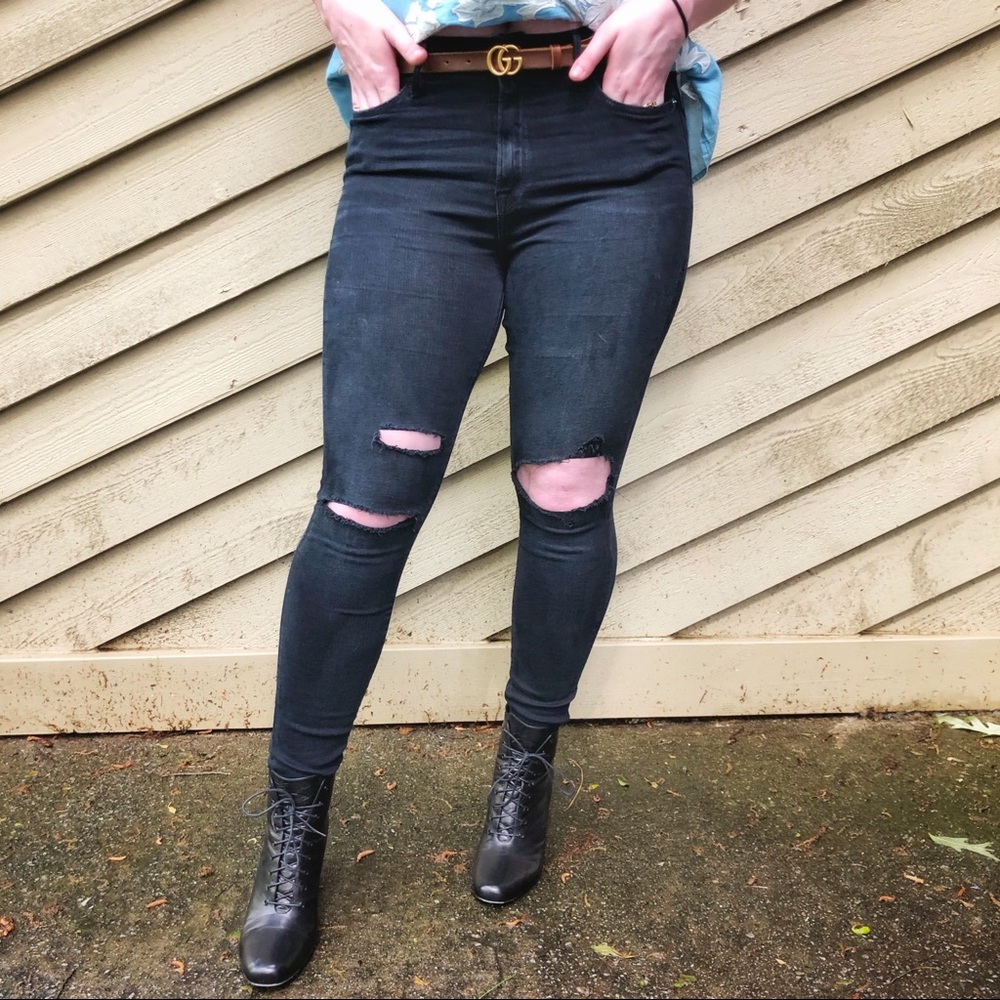 NWT Good American Good Legs Blue001 Distress Jean